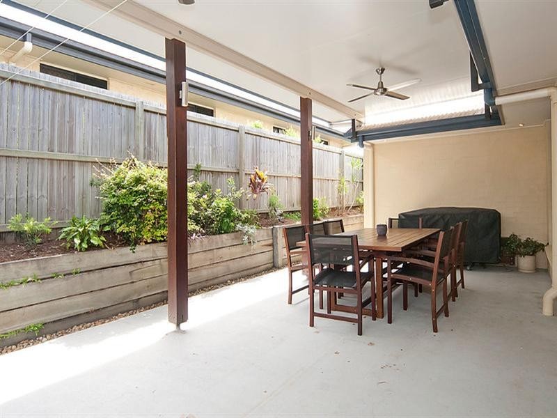 4 Newland Crescent, Parkinson QLD 4115