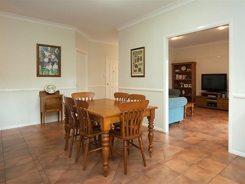 8 Gilgai Close, Parkinson QLD 4115