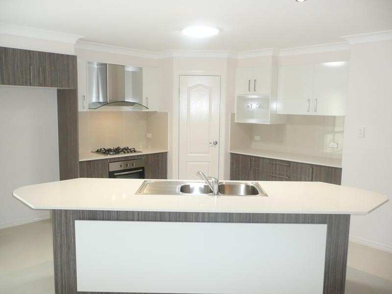 6 Harvey Place, Calamvale QLD 4116