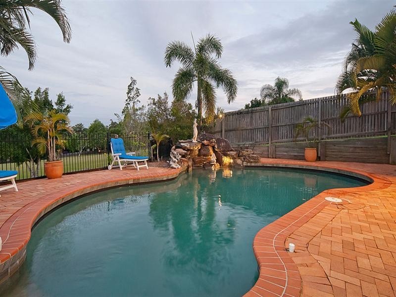145 Lancaster Circuit, Stretton QLD 4116