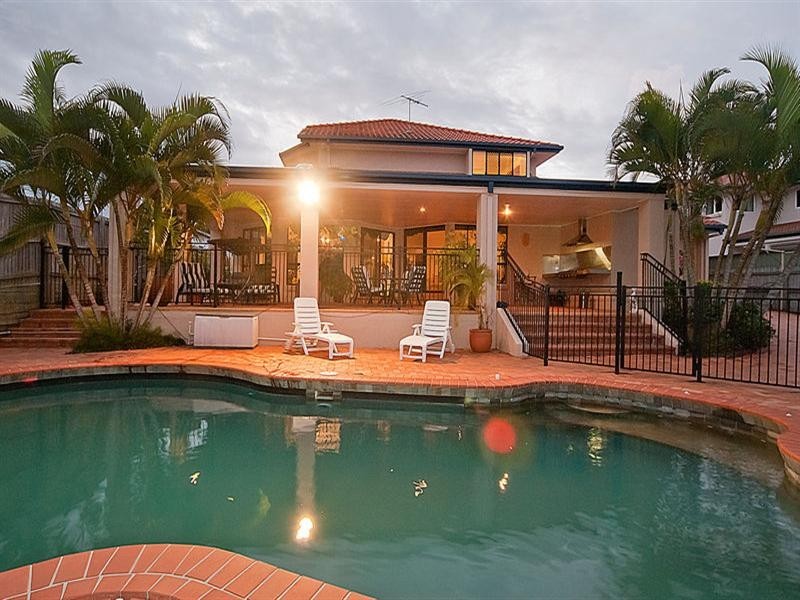 145 Lancaster Circuit, Stretton QLD 4116