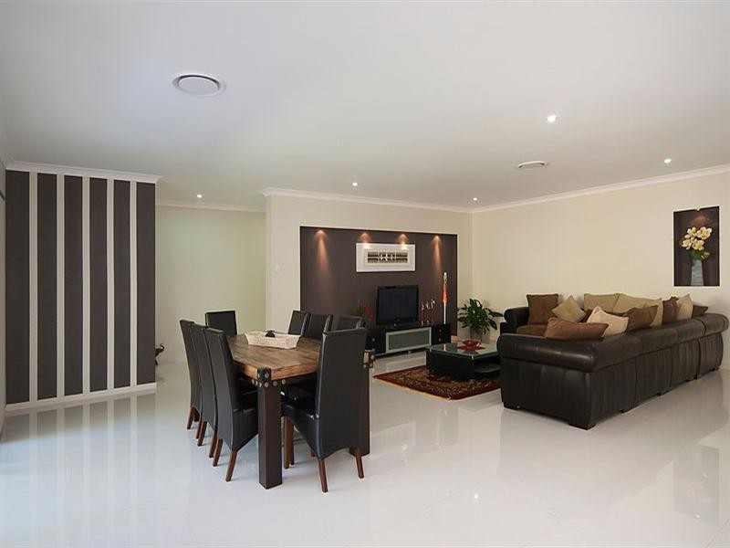 17 CLEVELAND Place, Stretton QLD 4116