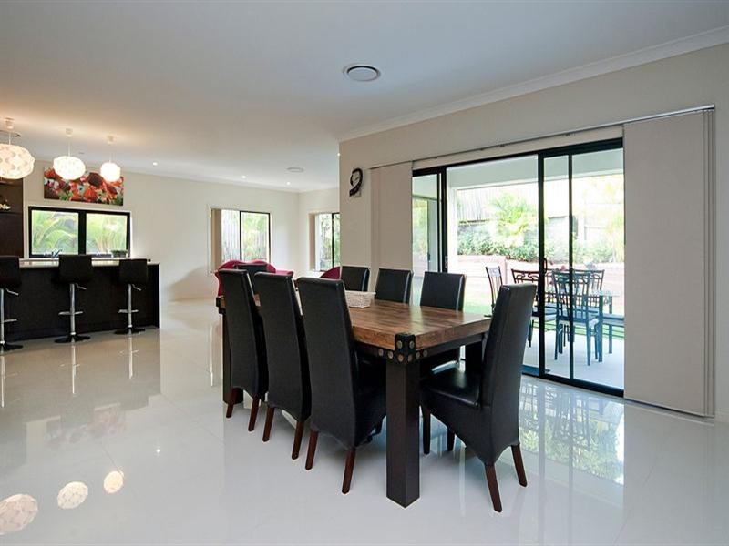 17 CLEVELAND Place, Stretton QLD 4116
