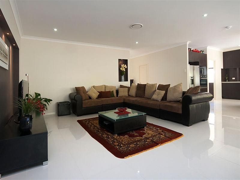 17 CLEVELAND Place, Stretton QLD 4116