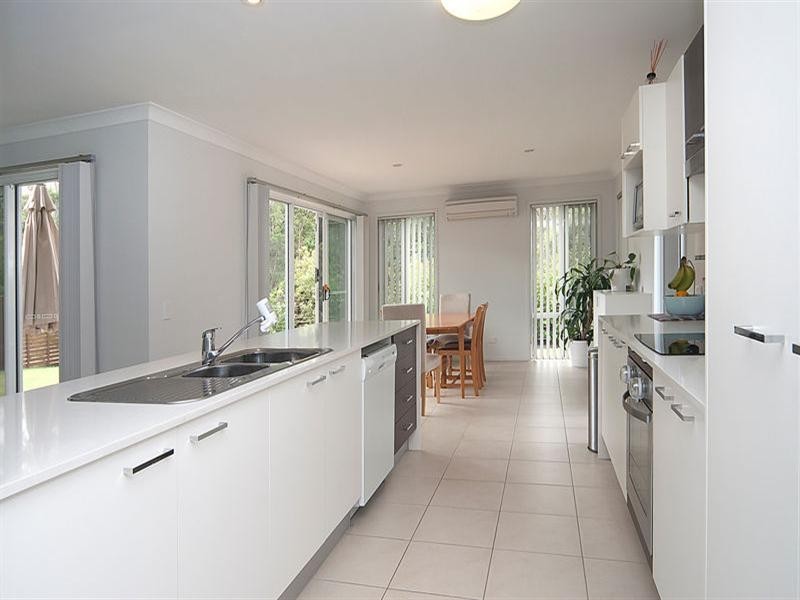 18 Kakadu Street, Parkinson QLD 4115