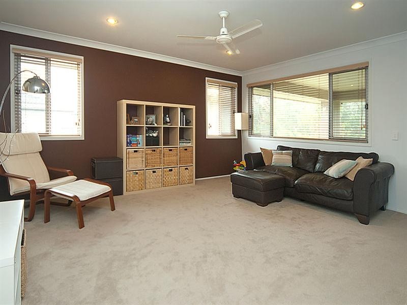 18 Kakadu Street, Parkinson QLD 4115