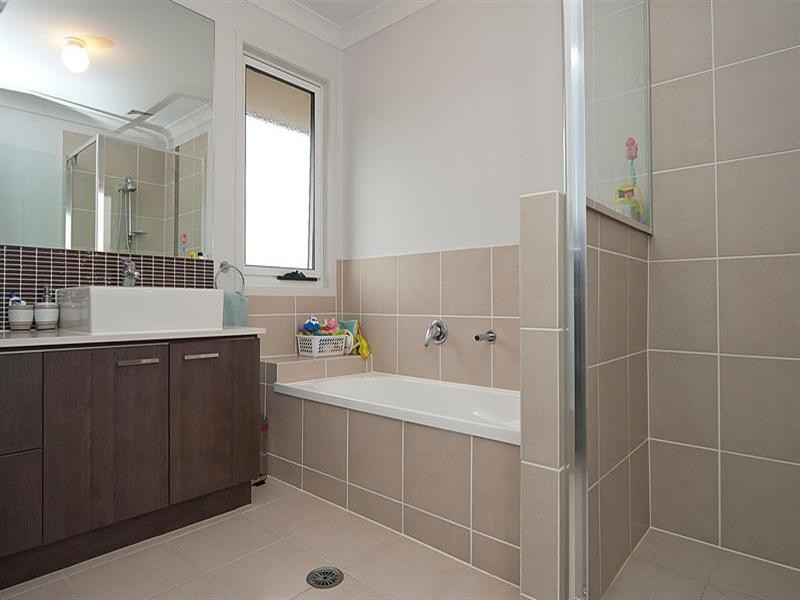 18 Kakadu Street, Parkinson QLD 4115