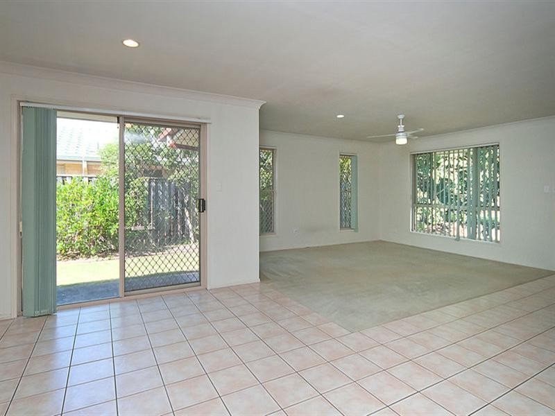 54 Sunflower Crescent, Calamvale QLD 4116