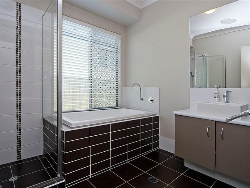 70 Larapinta Circuit, Calamvale QLD 4116