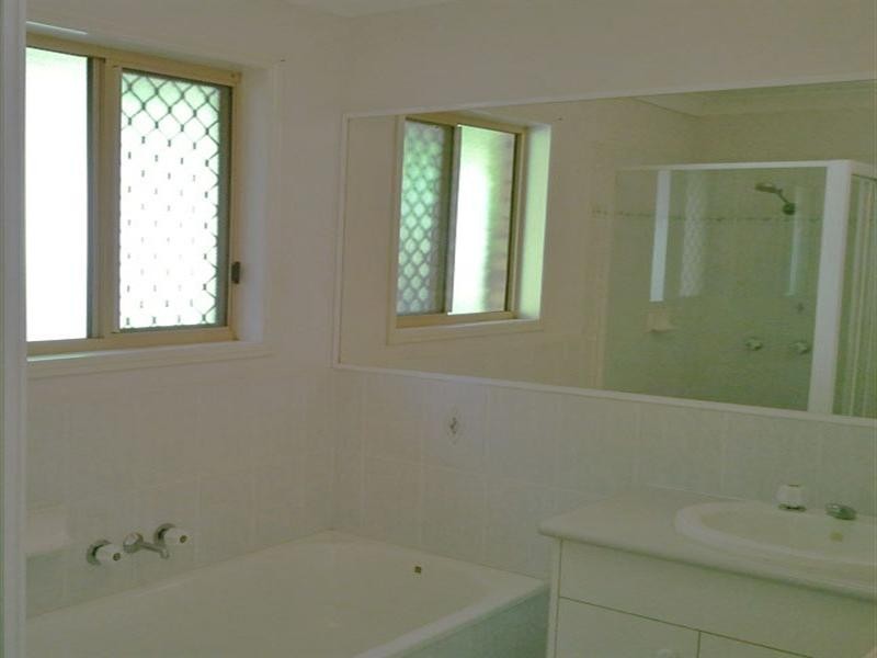 25 Springfield Crescent, Parkinson QLD 4115