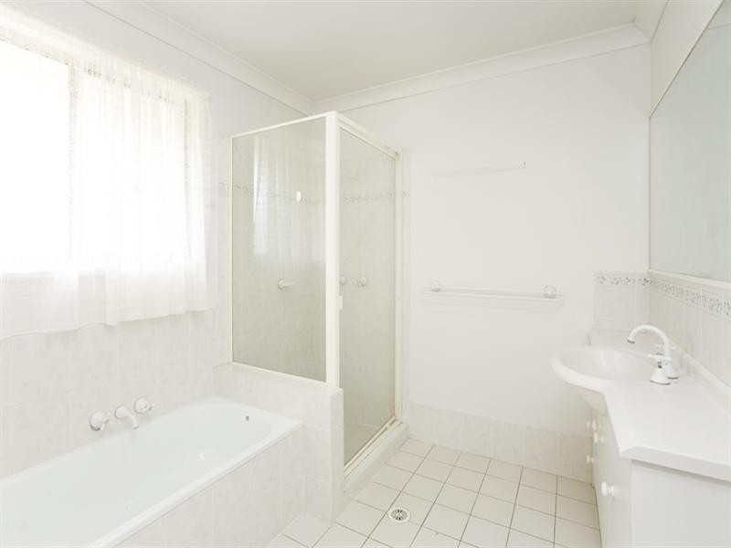 139 Middle Road, Hillcrest QLD 4118