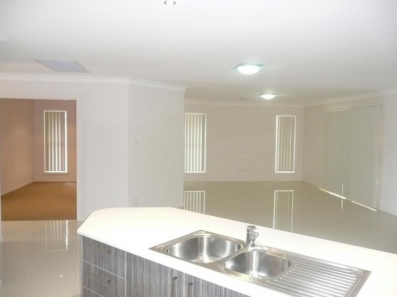 6 Harvey Place, Calamvale QLD 4116