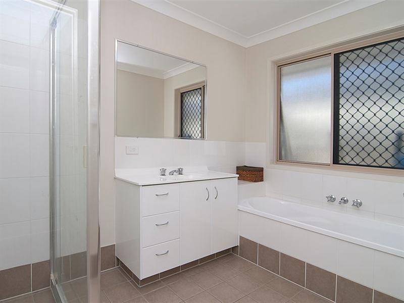 10 Durre Street, Calamvale QLD 4116