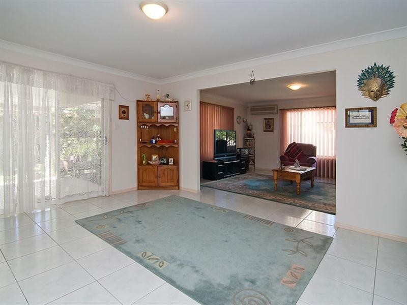 77 Bougainvillea Street, Calamvale QLD 4116