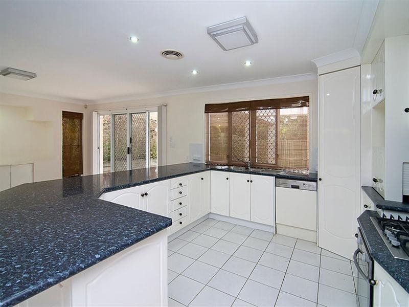 18 Violet Place, Calamvale QLD 4116