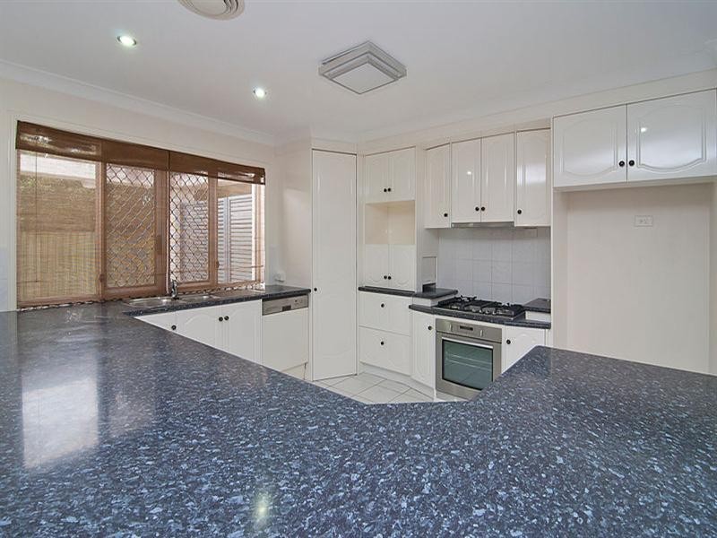 18 Violet Place, Calamvale QLD 4116