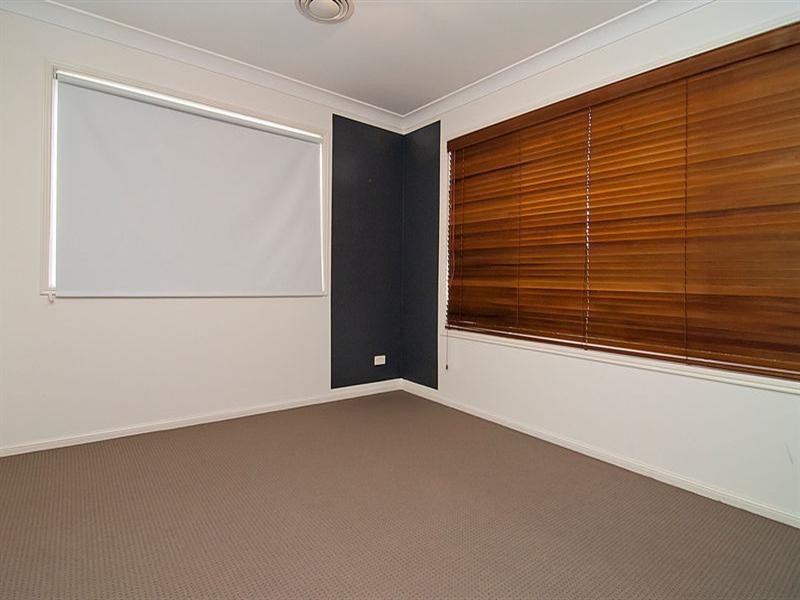 18 Violet Place, Calamvale QLD 4116