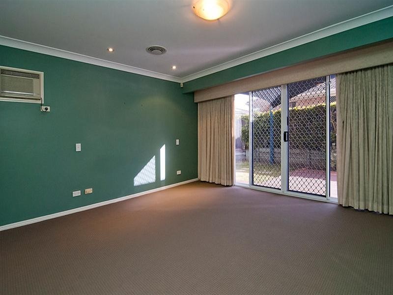 18 Violet Place, Calamvale QLD 4116