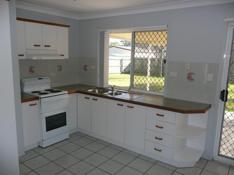 40 Bottlebrush Drive, Regents Park QLD 4118