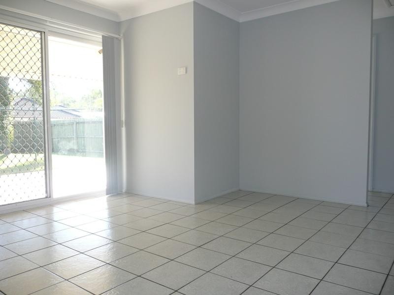 40 Bottlebrush Drive, Regents Park QLD 4118