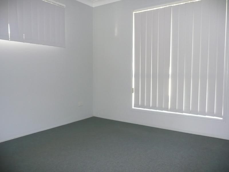 40 Bottlebrush Drive, Regents Park QLD 4118