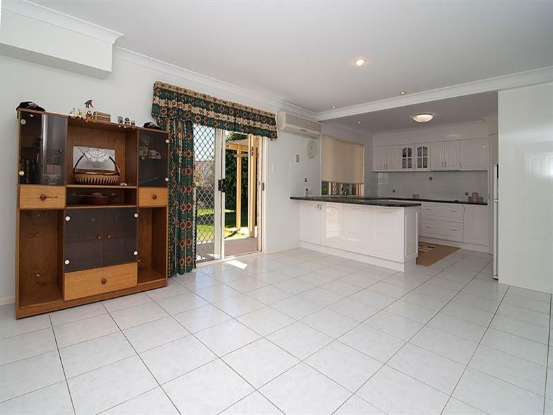 4 Prospect Street, Parkinson QLD 4115