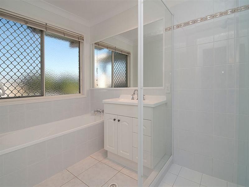 4 Prospect Street, Parkinson QLD 4115