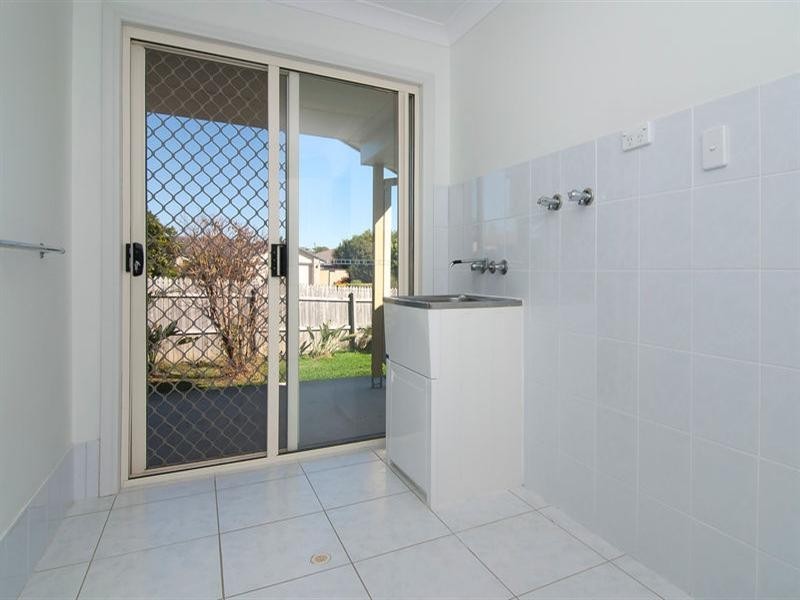 4 Prospect Street, Parkinson QLD 4115