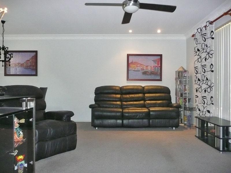 47 Bannockburn Crescent, Parkinson QLD 4115