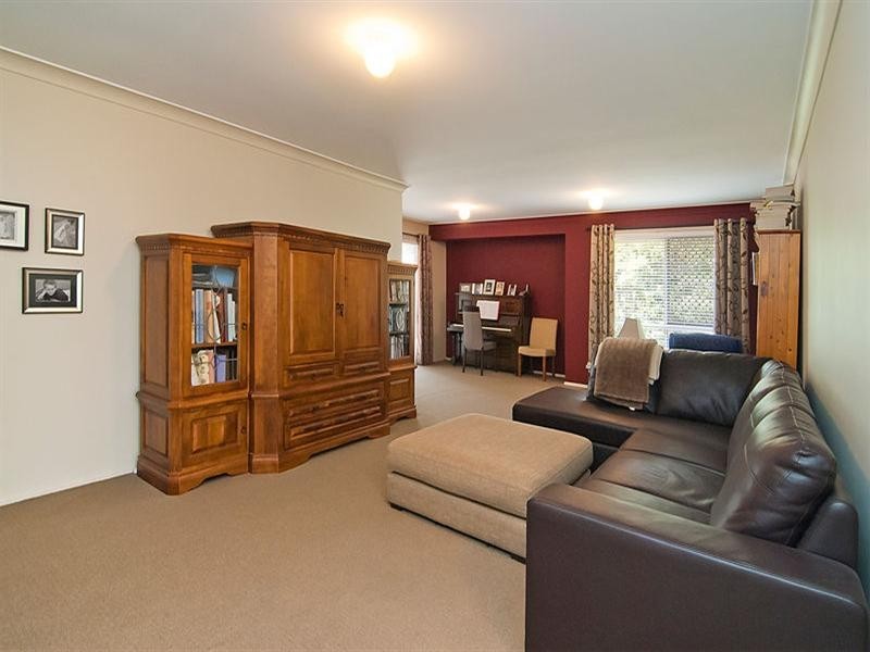 15 Reardon Street, Calamvale QLD 4116