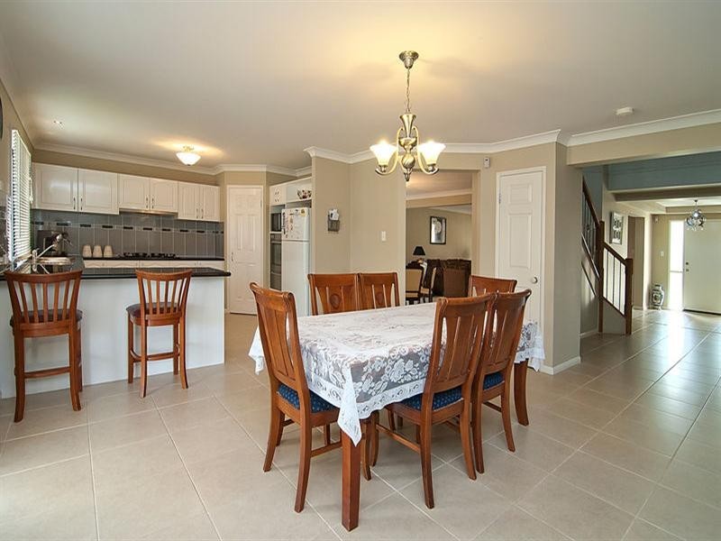 28 Injune Circuit, Calamvale QLD 4116