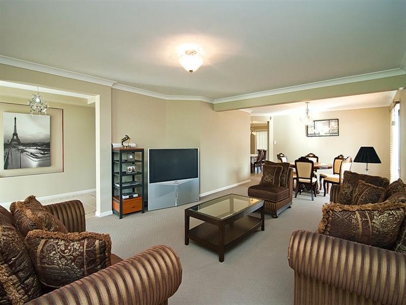 28 Injune Circuit, Calamvale QLD 4116