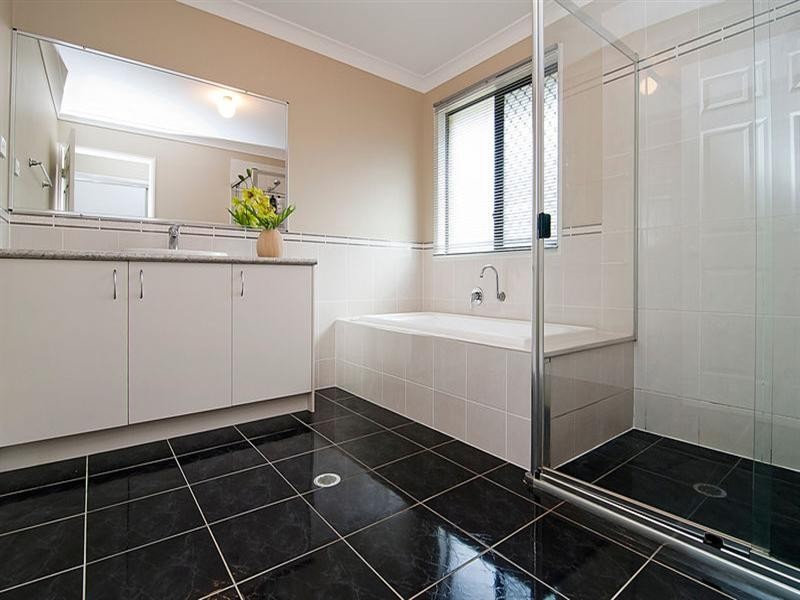 28 Injune Circuit, Calamvale QLD 4116