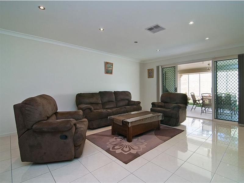 50 Larapinta Circuit, Calamvale QLD 4116