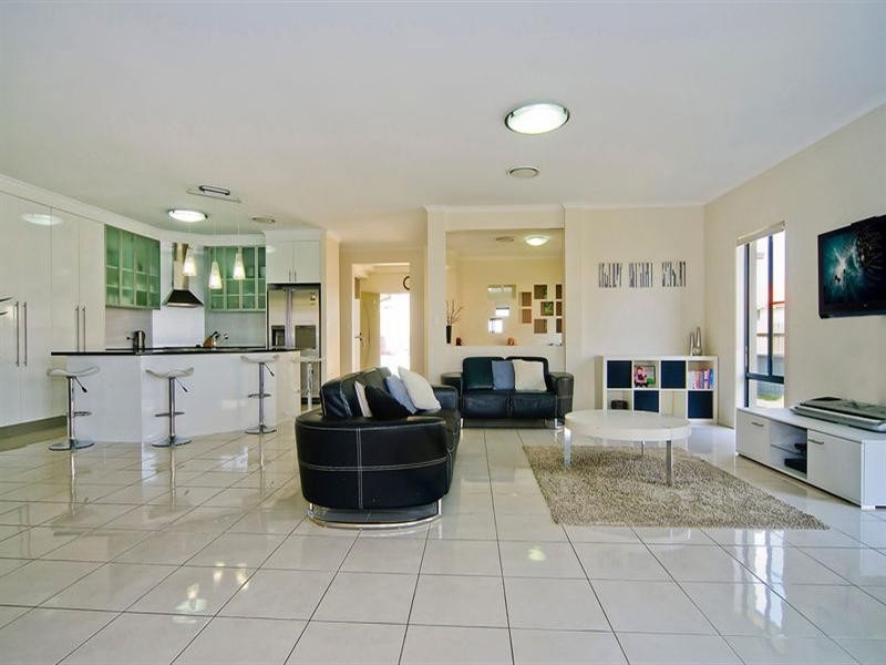 66 Birchwood Place, Stretton QLD 4116