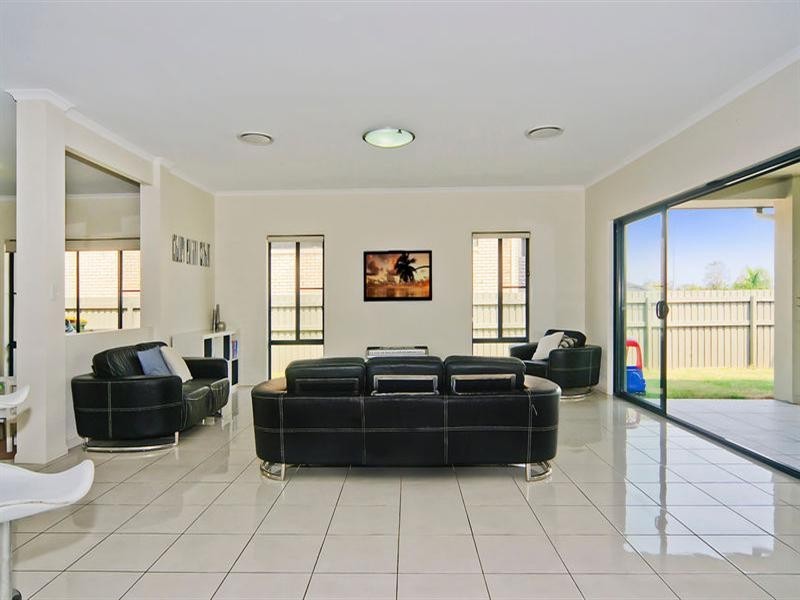 66 Birchwood Place, Stretton QLD 4116