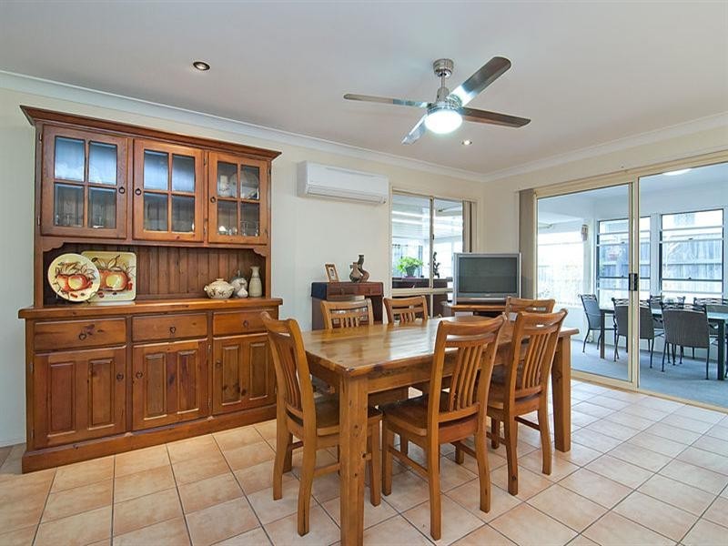 28 Sunflower Crescent, Calamvale QLD 4116