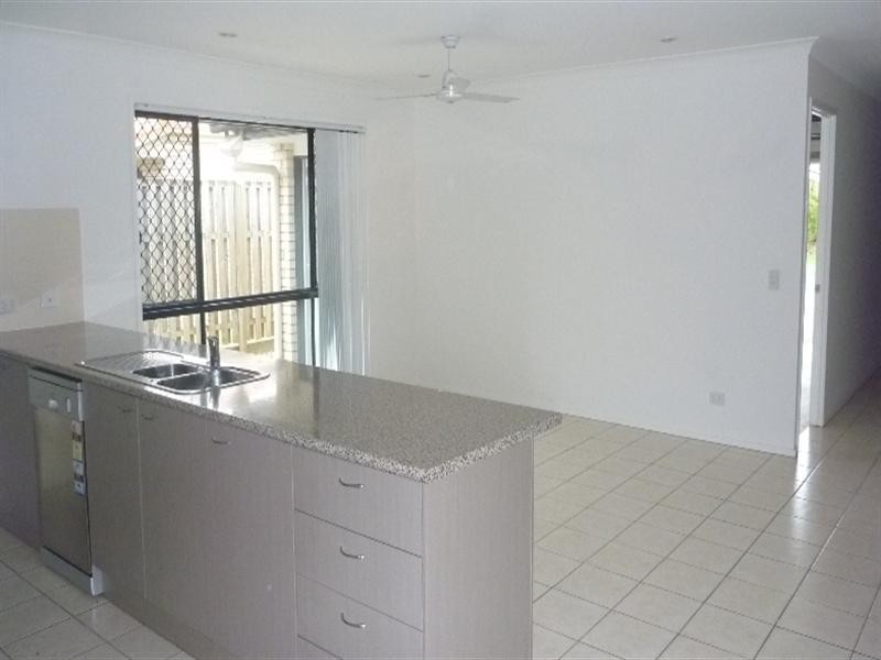 6 Pebbles Court, Berrinba QLD 4117