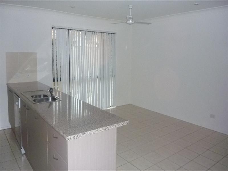 6 Pebbles Court, Berrinba QLD 4117