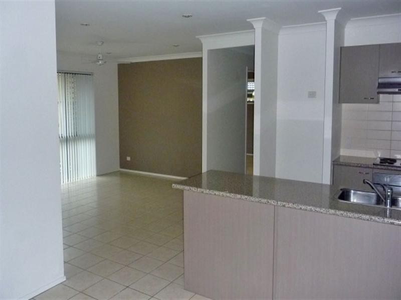 6 Pebbles Court, Berrinba QLD 4117