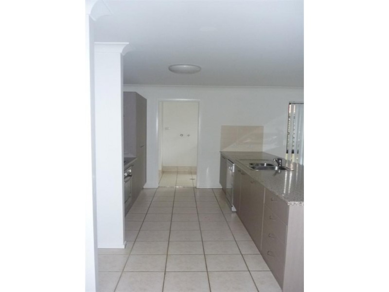 6 Pebbles Court, Berrinba QLD 4117