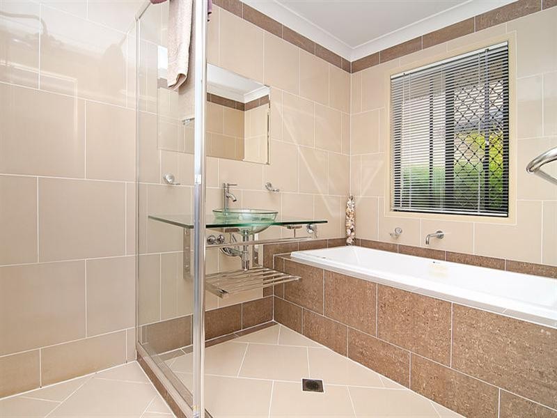 8 Bufalino Street, Parkinson QLD 4115