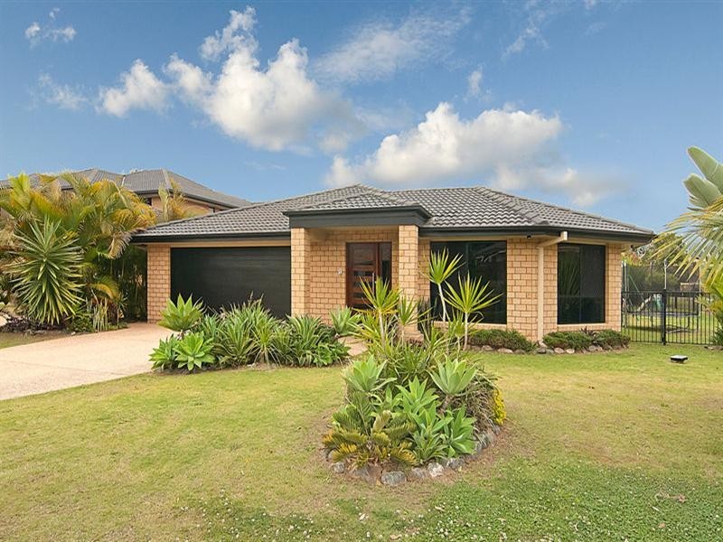 8 Bufalino Street, Parkinson QLD 4115