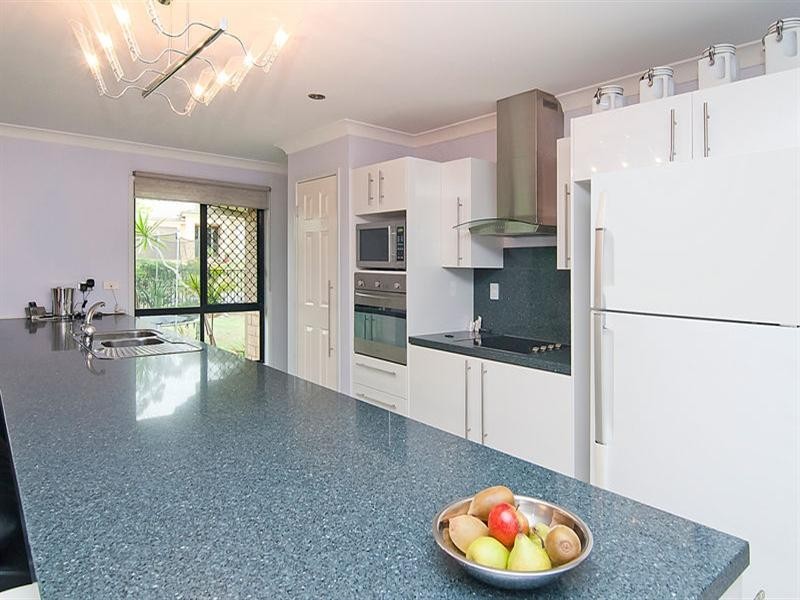 8 Bufalino Street, Parkinson QLD 4115