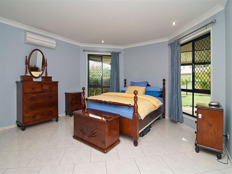 8 Bufalino Street, Parkinson QLD 4115