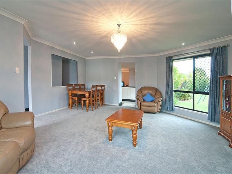 8 Bufalino Street, Parkinson QLD 4115
