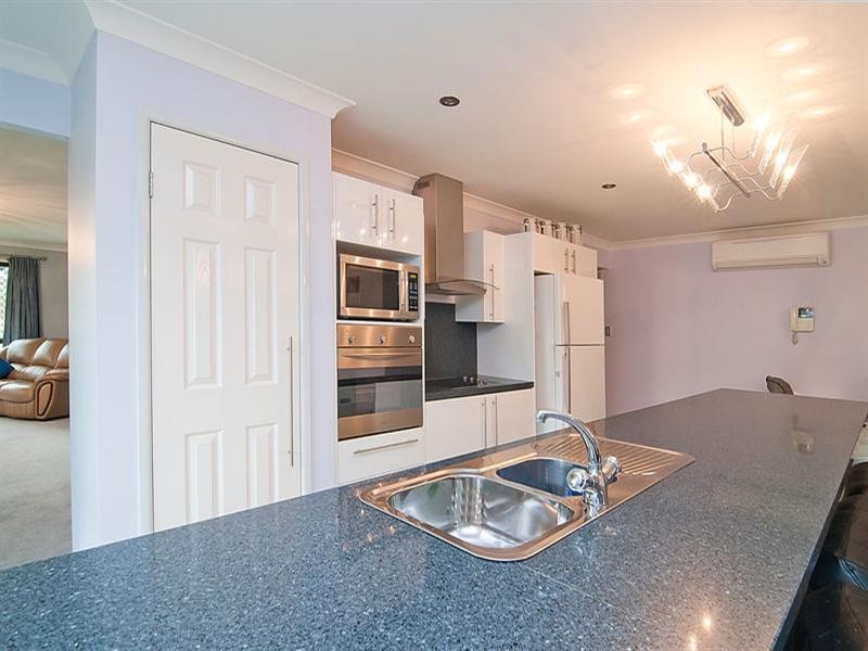 8 Bufalino Street, Parkinson QLD 4115