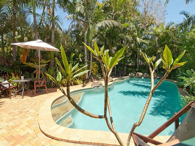 24 Poinsettia Crescent, Calamvale QLD 4116