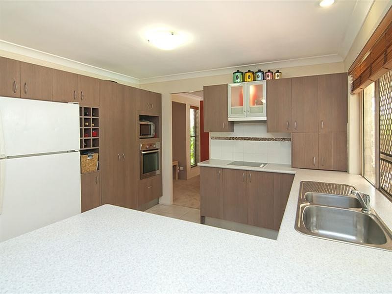 24 Poinsettia Crescent, Calamvale QLD 4116