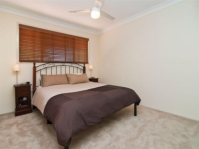 24 Poinsettia Crescent, Calamvale QLD 4116